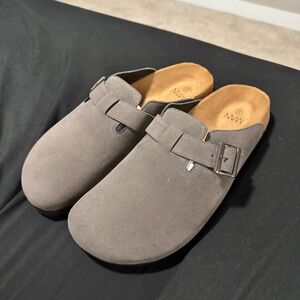 Gray Loafers with Soft Suede Material and Closed Toe Design